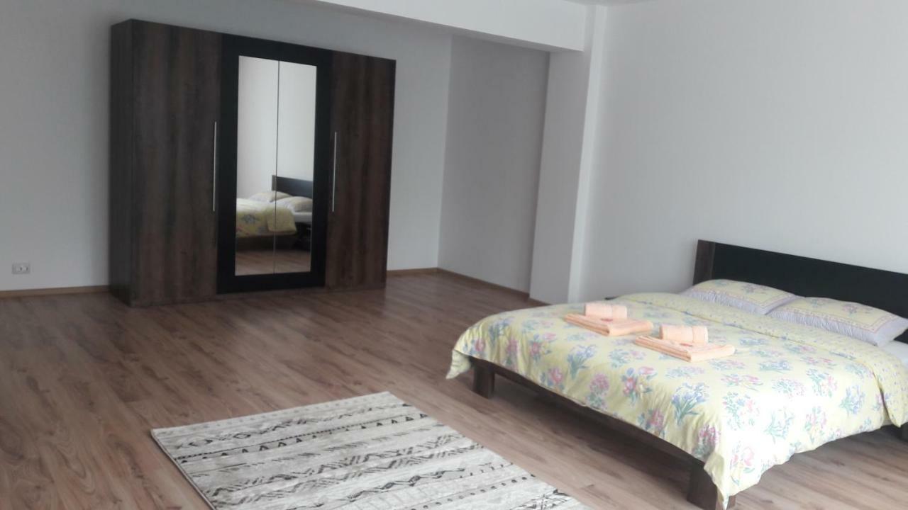 Travel Homzzz Apartments Târgu-Mureş エクステリア 写真