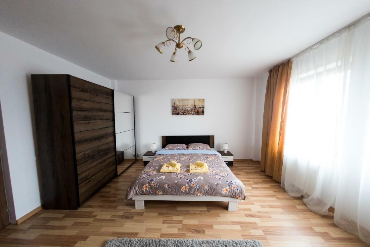 Travel Homzzz Apartments Târgu-Mureş エクステリア 写真