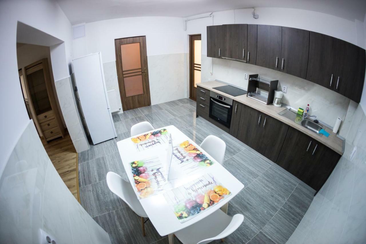 Travel Homzzz Apartments Târgu-Mureş エクステリア 写真