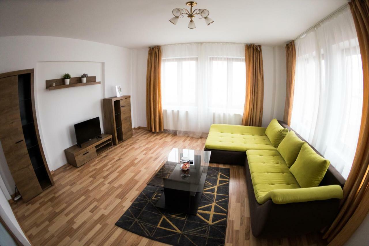 Travel Homzzz Apartments Târgu-Mureş エクステリア 写真